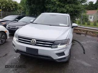 2019 Volkswagen Tiguan SE z VIN 3VV3B7AX7KM029525, wystawiony jako IAAI lot #42631715 z przebiegiem 148 174 mil mil oraz . Historia ofert i sprzedaży dostępna na DreamBid. Obrazek 12.