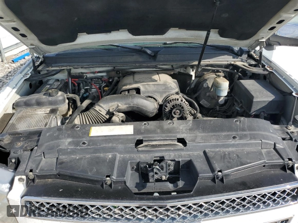 2007 Chevrolet Suburban LTZ with VIN 1GNFK16377J298439, listed as a Copart auction lot 55243665 with 270,387 mi miles and Salvage title. Bid and sale history available at DreamBid. Image 12.