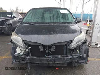 2018 Toyota Sienna SE with VIN 5TDXZ3DC1JS953289, listed as a IAAI auction lot 41525385 with 63,450 mi miles and . Bid and sale history available at DreamBid. Image 13.