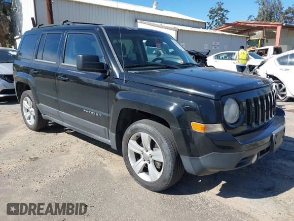 2013 Jeep Patriot Latitude with VIN 1C4NJPFA5DD230031, listed as a IAAI auction lot 41641768 with 153,910 mi miles. Bid and sale history available at carsss.com. Image 1.