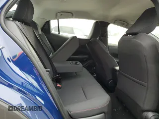 2025 Toyota Prius Plug-In Hybrid SE z VIN JTDACACU8S3040893, wystawiony jako Copart lot #52588625 z przebiegiem Nie podano mil oraz Szkody całkowita. Historia ofert i sprzedaży dostępna na DreamBid. Obrazek 10.