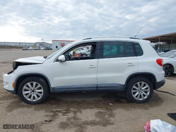 2009 Volkswagen Tiguan S with VIN WVGAV75NX9W528508, listed as a IAAI auction lot 41318636 with 175,651 mi miles. Bid and sale history available at carsss.com. Image 14.