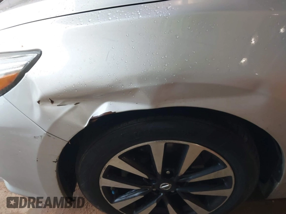2018 Nissan Altima SR with VIN 1N4AL3AP4JC282996, listed as a IAAI auction lot 41722960 with 139,532 mi miles and . Bid and sale history available at carsss.com. Image 6.