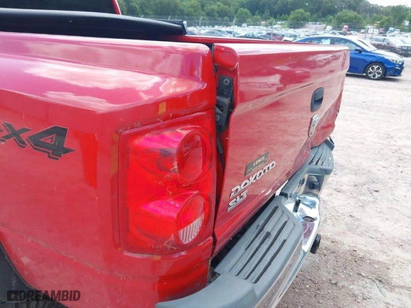 2006 Dodge Dakota SLT with VIN 1D7HW48K96S535958, listed as a IAAI auction lot 39877401 with 190,755 mi miles. Bid and sale history available at carsss.com. Image 13.