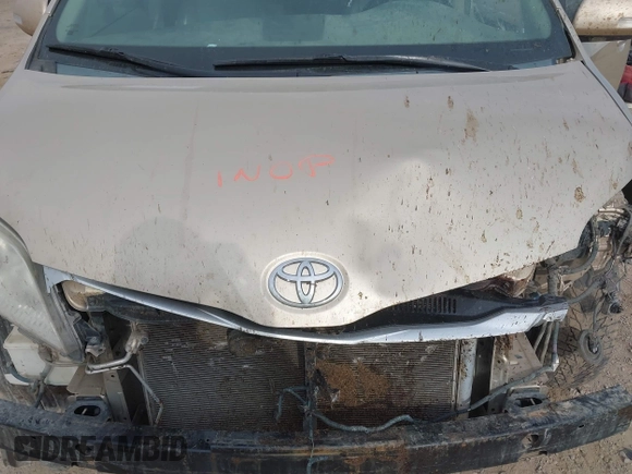 2013 Toyota Sienna XLE AAS with VIN 5TDYK3DC1DS333877, listed as a IAAI auction lot 40481401 with 183,658 mi miles and . Bid and sale history available at carsss.com. Image 10.