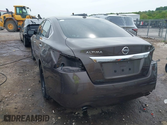 2015 Nissan Altima 2.5 S with VIN 1N4AL3AP5FC427759, listed as a IAAI auction lot 42091647 with 182,132 mi miles. Bid and sale history available at carsss.com. Image 3.