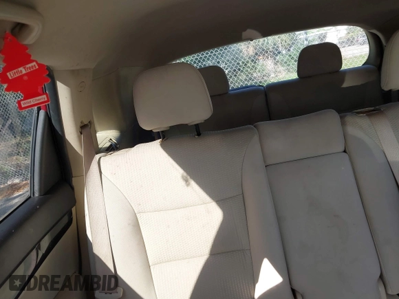 2011 Kia Sorento LX with VIN 5XYKTDA2XBG078063, listed as a IAAI auction lot 41829544 with 174,081 mi miles. Bid and sale history available at carsss.com. Image 8.
