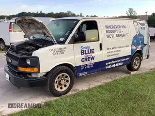 2013 Chevrolet Express Cargo z VIN 1GCSGAFX0D1173242, wystawiony jako IAAI lot #42792060 z przebiegiem 263 409 mil mil oraz . Historia ofert i sprzedaży dostępna na DreamBid. Obrazek 3.
