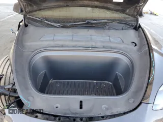 2024 Tesla Model Y Long Range с VIN 7SAYGDEE8RF983280, выставлен на аукционе Copart как лот 55417555 с пробегом 52 273 миль миль и Списание • Salvage title. История ставок и продаж доступна на DreamBid. Изображение 11.