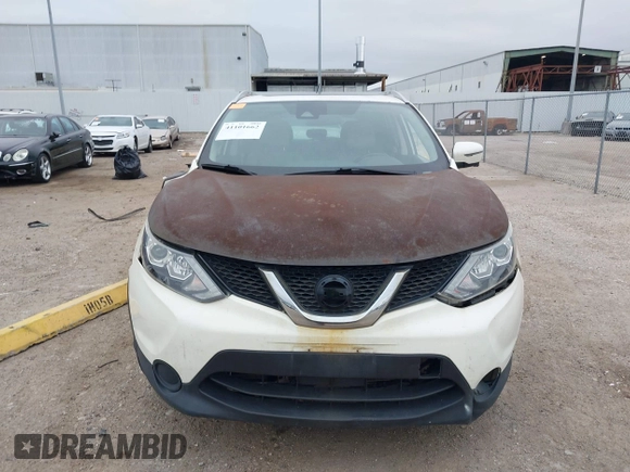 2017 Nissan Rogue S z VIN JN1BJ1CP8HW014731, wystawiony jako IAAI lot #41101662 z przebiegiem 62 882 mil mil oraz . Historia ofert i sprzedaży dostępna na DreamBid. Obrazek 12.