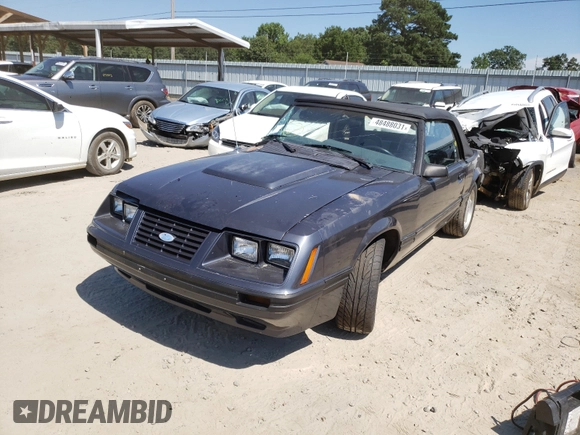 1984 Ford Mustang z VIN 1FABP27W7EF225018, wystawiony jako Copart lot #48488031 z przebiegiem 49 673 mil mil oraz Szkoda całkowita • Salvage title. Historia ofert i sprzedaży dostępna na DreamBid. Obrazek 2.