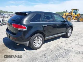 2013 Lincoln MKX z VIN 2LMDJ6JK8DBL01721, wystawiony jako IAAI lot #42318200 z przebiegiem 186 469 mil mil oraz . Historia ofert i sprzedaży dostępna na DreamBid. Obrazek 4.