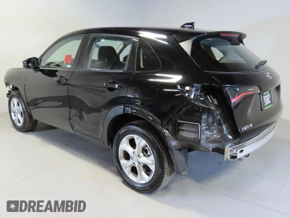 2024 Honda HR-V LX with VIN 3CZRZ1H3XRM709153, listed as a Copart auction lot 42566485 with 38,500 mi miles and Salvage Title. Bid and sale history available at carsss.com. Image 4.