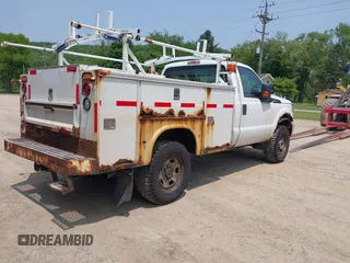 2011 Ford F-350 z VIN 1FDBF3B63BEB77511, wystawiony jako IAAI lot #42383405 z przebiegiem 271 011 mil mil oraz . Historia ofert i sprzedaży dostępna na DreamBid. Obrazek 4.