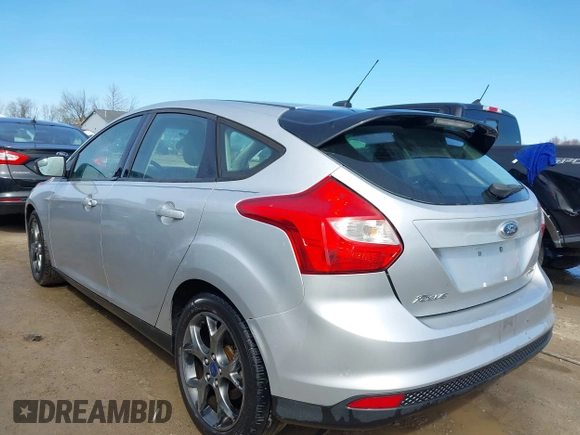 2013 Ford Focus SE with VIN 1FADP3K27DL203880, listed as a IAAI auction lot 41951733 with 131,880 mi miles. Bid and sale history available at carsss.com. Image 3.