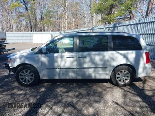 2015 Chrysler Town & Country Touring with VIN 2C4RC1BG4FR755536, listed as a IAAI auction lot 41769040 with 118,393 mi miles and . Bid and sale history available at DreamBid. Image 14.
