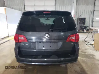 2011 Volkswagen Routan SE with VIN 2V4RW3DG2BR738704, listed as a Copart auction lot 58767625 with 116,886 mi miles and Salvage title. Bid and sale history available at DreamBid. Image 6.