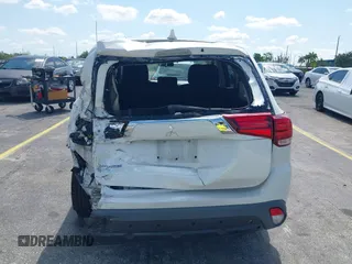 2020 Mitsubishi Outlander ES z VIN JA4AD2A30LZ034060, wystawiony jako IAAI lot #42207169 z przebiegiem 91 049 mil mil oraz . Historia ofert i sprzedaży dostępna na DreamBid. Obrazek 16.