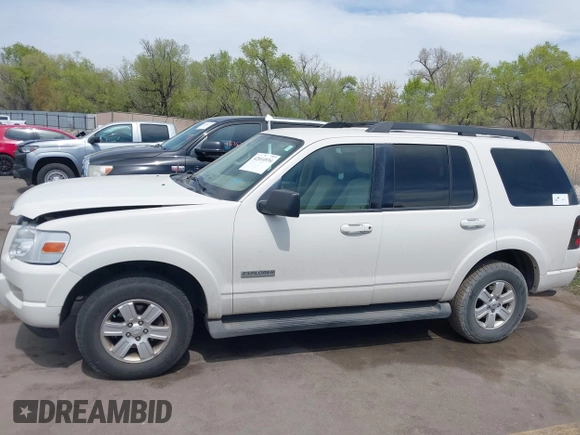 2008 Ford Explorer XLT with VIN 1FMEU73E28UA45435, listed as a IAAI auction lot 42014934 with 207,072 mi miles. Bid and sale history available at carsss.com. Image 14.