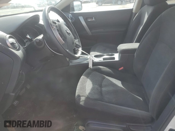 2015 Nissan Rogue S z VIN JN8AS5MV6FW770957, wystawiony jako Copart lot #50017395 z przebiegiem 141 834 mil mil oraz Szkody całkowita. Historia ofert i sprzedaży dostępna na DreamBid. Obrazek 7.