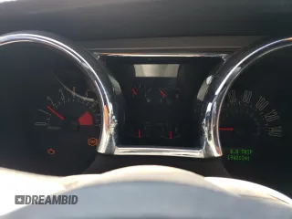 2005 Ford Mustang GT Deluxe z VIN 1ZVHT82H355259178, wystawiony jako Copart lot #55663555 z przebiegiem 194 211 mil mil oraz Szkoda całkowita • Salvage title. Historia ofert i sprzedaży dostępna na DreamBid. Obrazek 9.