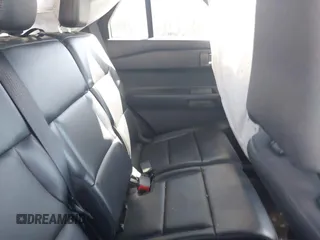 2021 Ford Police Interceptor Utility z VIN 1FM5K8AB0MGB98697, wystawiony jako IAAI lot #41877811 z przebiegiem 23 127 mil mil oraz . Historia ofert i sprzedaży dostępna na DreamBid. Obrazek 8.