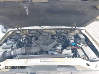 2000 Ford Explorer XLT с VIN 1FMDU73E8YZB25725, выставлен на аукционе IAAI как лот 42301572 с пробегом 213 805 миль миль и . История ставок и продаж доступна на DreamBid. Изображение 10.