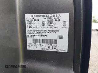 2004 Ford F-150 XLT z VIN 1FTPX145X4NB48672, wystawiony jako IAAI lot #42497529 z przebiegiem 178 758 mil mil oraz . Historia ofert i sprzedaży dostępna na DreamBid. Obrazek 9.