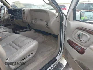2000 Cadillac Escalade z VIN 1GYEK63R1YR207043, wystawiony jako IAAI lot #42139944 z przebiegiem 225 265 mil mil oraz . Historia ofert i sprzedaży dostępna na DreamBid. Obrazek 5.