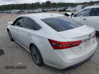 2016 Toyota Avalon XLE Premium z VIN 4T1BD1EB0GU056337, wystawiony jako IAAI lot #42110091 z przebiegiem 296 715 mil mil oraz . Historia ofert i sprzedaży dostępna na DreamBid. Obrazek 3.