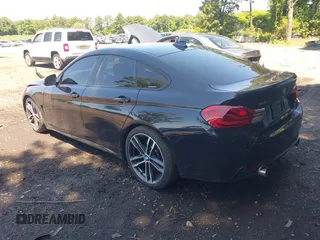 2019 BMW 4 Series 440i xDrive with VIN WBA4J7C57KBM76622, listed as a IAAI auction lot 39738945 with 79,540 mi miles and . Bid and sale history available at carsss.com. Image 3.