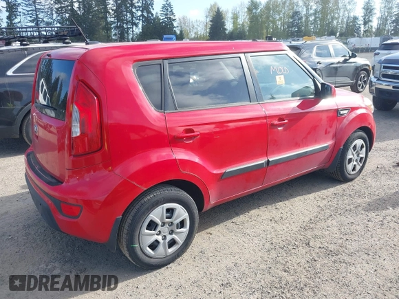 2013 Kia Soul with VIN KNDJT2A58D7612851, listed as a IAAI auction lot 42036713 with 188,886 mi miles. Bid and sale history available at carsss.com. Image 4.