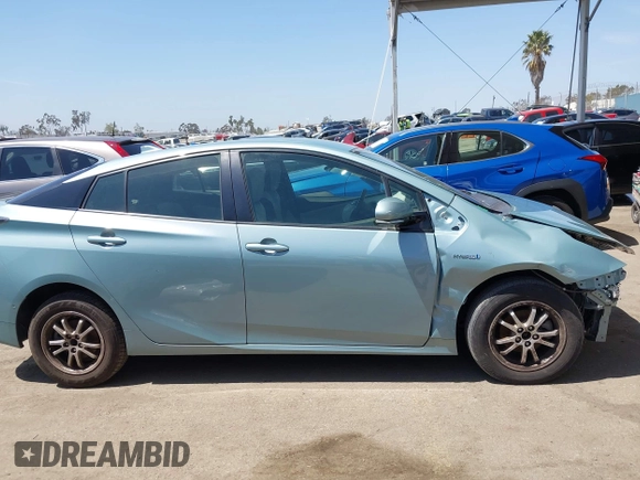 2017 Toyota Prius Two with VIN JTDKARFU9H3042326, listed as a IAAI auction lot 41991608 with 90,089 mi miles. Bid and sale history available at carsss.com. Image 13.
