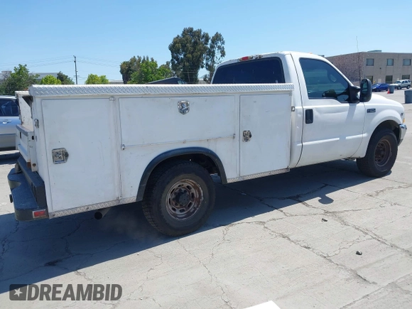2002 Ford F-350 with VIN 1FDSF34L32EA69781, listed as a IAAI auction lot 42184745 with 175,511 mi miles and . Bid and sale history available at DreamBid. Image 4.