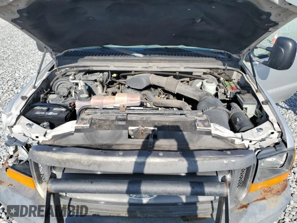 2001 Ford F-250 XL with VIN 1FTNF21L11EC49565, listed as a Copart auction lot 57776185 with 110,842 mi miles and Salvage title. Bid and sale history available at DreamBid. Image 11.