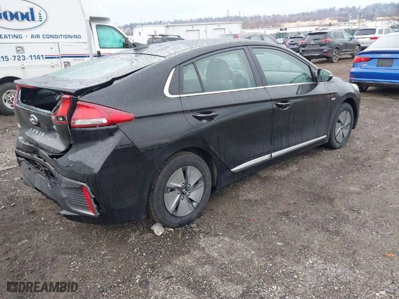 2020 Hyundai Ioniq Hybrid SE with VIN KMHC75LC1LU209784, listed as a IAAI auction lot 41684240 with NaN miles. Bid and sale history available at carsss.com. Image 4.