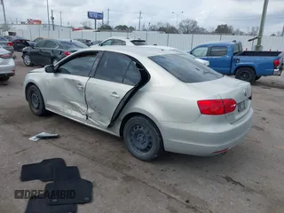 2011 Volkswagen Jetta Sedan SE w/Convenience & Sunroof PZEV with VIN 3VWDZ7AJ6BM340273, listed as a IAAI auction lot 41709714 with 156,491 mi miles. Bid and sale history available at carsss.com. Image 3.