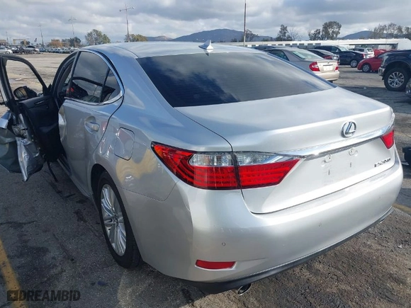 2014 Lexus ES 350 with VIN JTHBK1GG3E2116508, listed as a IAAI auction lot 41529370 with 1 mi miles. Bid and sale history available at carsss.com. Image 3.