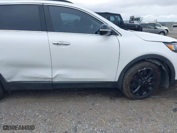 2020 Kia Sorento LX V6 with VIN 5XYPG4A55LG646922, listed as a IAAI auction lot 41781678 with 91,140 mi miles. Bid and sale history available at carsss.com. Image 6.
