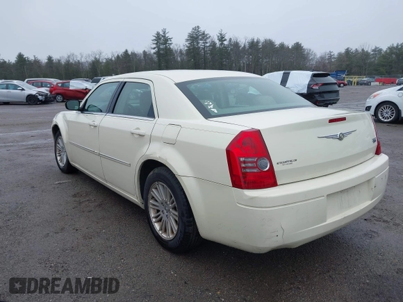 2009 Chrysler 300 LX z VIN 2C3KA43D19H619697, wystawiony jako IAAI lot #41953939 z przebiegiem 146 688 mil mil oraz . Historia ofert i sprzedaży dostępna na DreamBid. Obrazek 3.