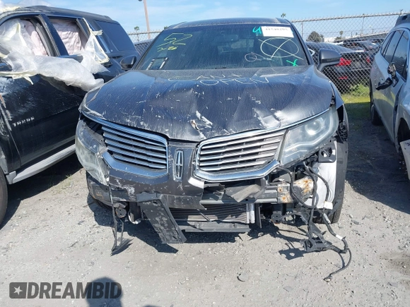 2017 Lincoln MKX Select with VIN 2LMPJ6KR6HBL33050, listed as a IAAI auction lot 41548295 with 38,490 mi miles. Bid and sale history available at carsss.com. Image 12.