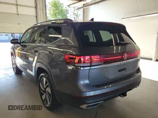 2024 Volkswagen Atlas SE with VIN 1V2HR2CA8RC579421, listed as a IAAI auction lot 42850666 with 18,926 mi miles and . Bid and sale history available at DreamBid. Image 13.