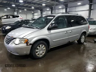 2005 Chrysler Town & Country Touring with VIN 2C4GP54L25R412221, listed as a Copart auction lot 41481705 with 304,558 mi miles and Salvage Title. Bid and sale history available at carsss.com. Image 1.