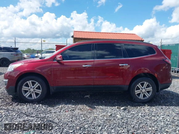 2015 Chevrolet Traverse LT z VIN 1GNKVHKD9FJ373749, wystawiony jako IAAI lot #42291335 z przebiegiem 136 558 mil mil oraz . Historia ofert i sprzedaży dostępna na DreamBid. Obrazek 14.