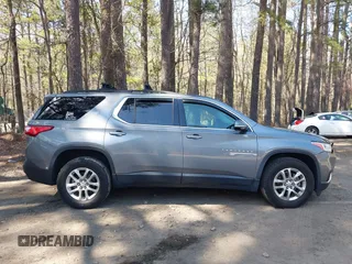 2019 Chevrolet Traverse LT Cloth with VIN 1GNEVGKW5KJ200197, listed as a IAAI auction lot 41936571 with 37,620 mi miles. Bid and sale history available at carsss.com. Image 14.