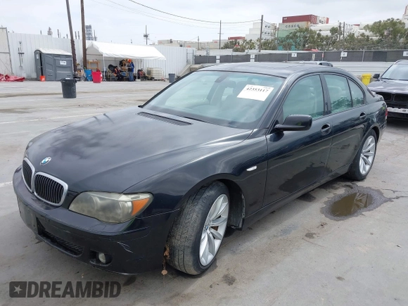 2006 BMW 7 Series 750i z VIN WBAHL83596DT01154, wystawiony jako IAAI lot #42353117 z przebiegiem 129 771 mil mil oraz . Historia ofert i sprzedaży dostępna na DreamBid. Obrazek 6.