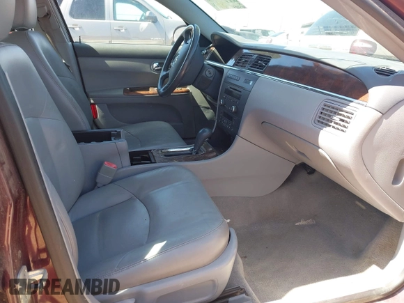 2007 Buick LaCrosse CXS with VIN 2G4WE587171193909, listed as a IAAI auction lot 41742103 with 165,129 mi miles. Bid and sale history available at carsss.com. Image 5.