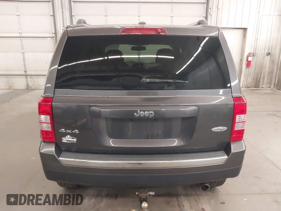 2016 Jeep Patriot Latitude z VIN 1C4NJRFB8GD658216, wystawiony jako IAAI lot #42102530 z przebiegiem 143 956 mil mil oraz . Historia ofert i sprzedaży dostępna na DreamBid. Obrazek 17.