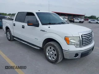 2012 Ford F-150 XL z VIN 1FTFW1CT5CFB41796, wystawiony jako IAAI lot #42109049 z przebiegiem 241 832 mil mil oraz . Historia ofert i sprzedaży dostępna na DreamBid. Obrazek 1.