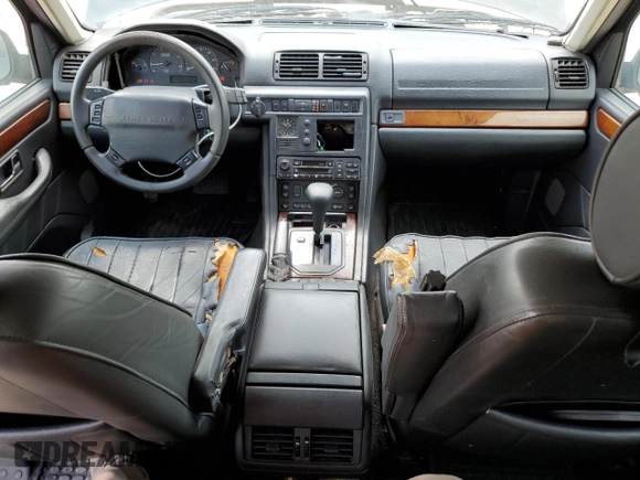 1999 Land Rover Range Rover z VIN SALPV1442XA426711, wystawiony jako Copart lot #57434985 z przebiegiem 253 151 mil mil oraz Tytuł czysty. Historia ofert i sprzedaży dostępna na DreamBid. Obrazek 8.